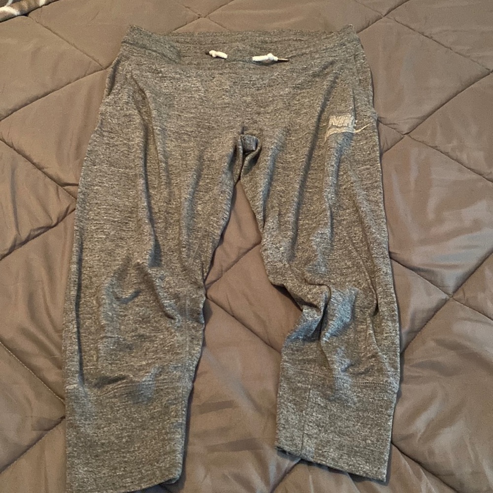 Nike women’s 3/4 sweats
